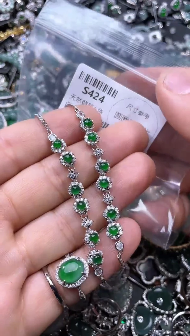 【闪购商品】翡翠颈饰未镶嵌S424手链 多样性发其一