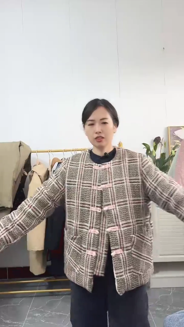 慧?格子小香风圆领棉花衣