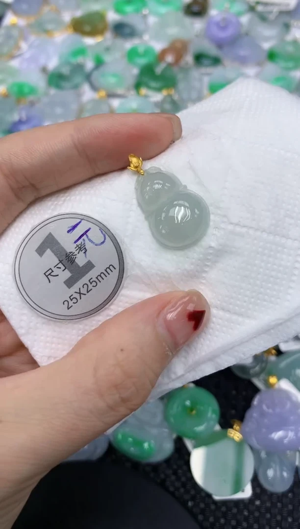 翡翠18K金镶嵌颈饰1111111