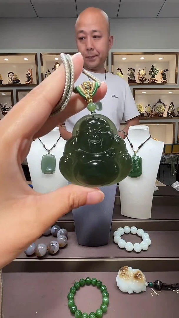 和田玉未镶嵌颈饰苏