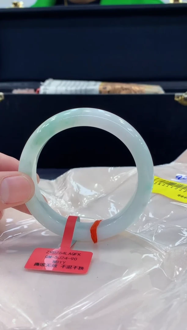 未镶嵌手镯翡翠翡翠手镯