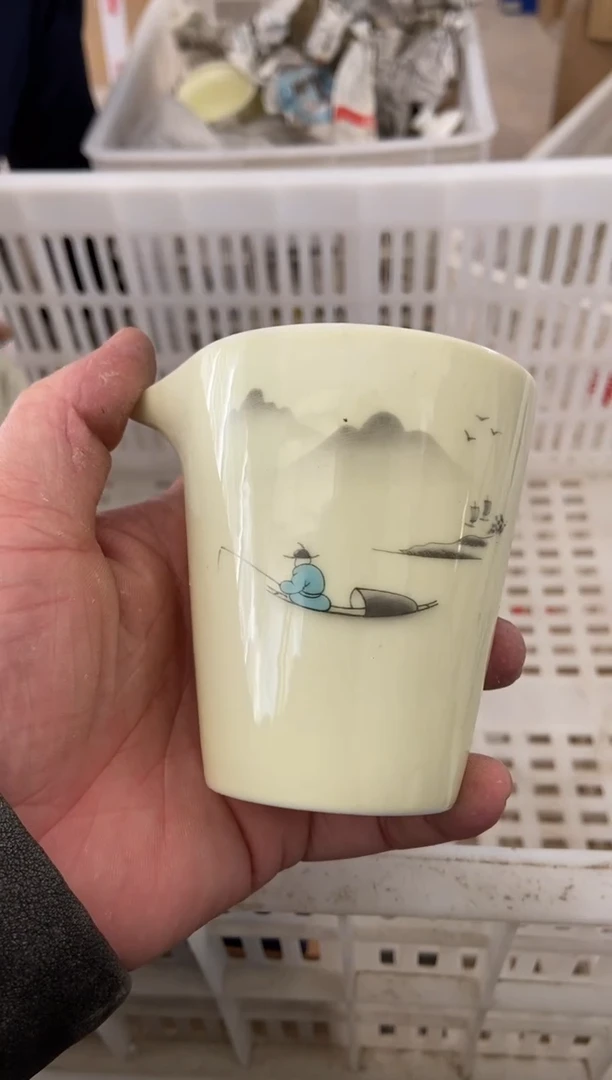 杯无运费险有瑕疵的摄影的产品有使用过的痕迹有点脏介意勿拍