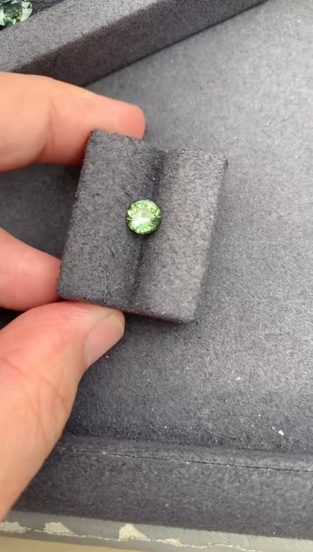 裸石彩色蓝宝石1.1ct绿蓝宝 定制bc