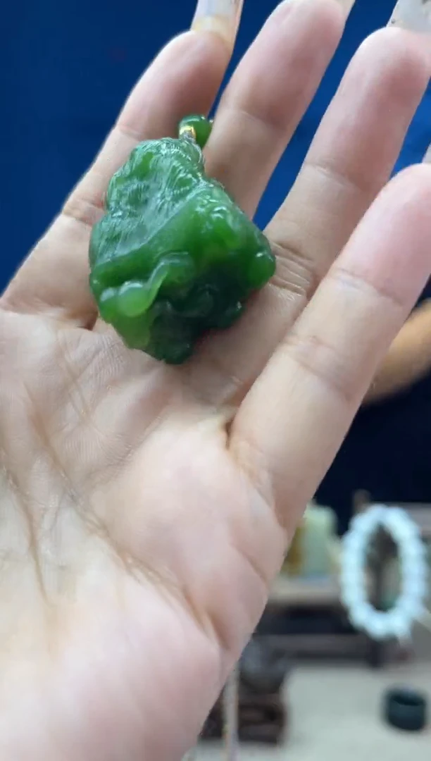 和田玉未镶嵌颈饰1