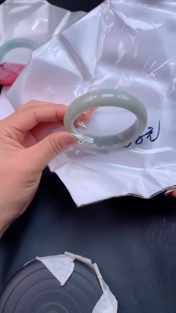 【闪购商品】翡翠手镯未镶嵌天然缅甸A货翡翠手镯