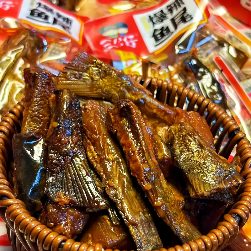 三公仔爆辣辣鱼尾解馋小食品休闲解馋小零食晚上必备充饥食品零食