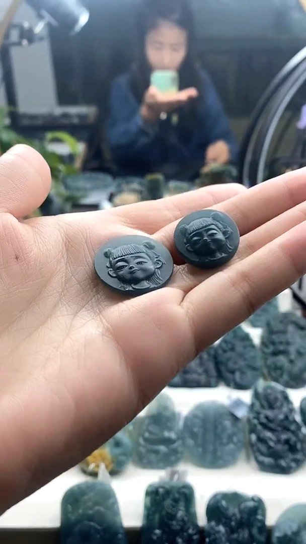 【闪购商品】定制翡翠未镶嵌翡翠毛货不退不换3.9