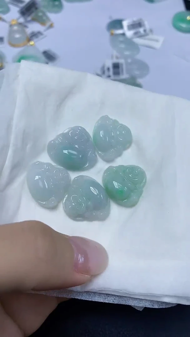 翡翠未镶嵌颈饰天然缅甸翡翠A货多样性发其一