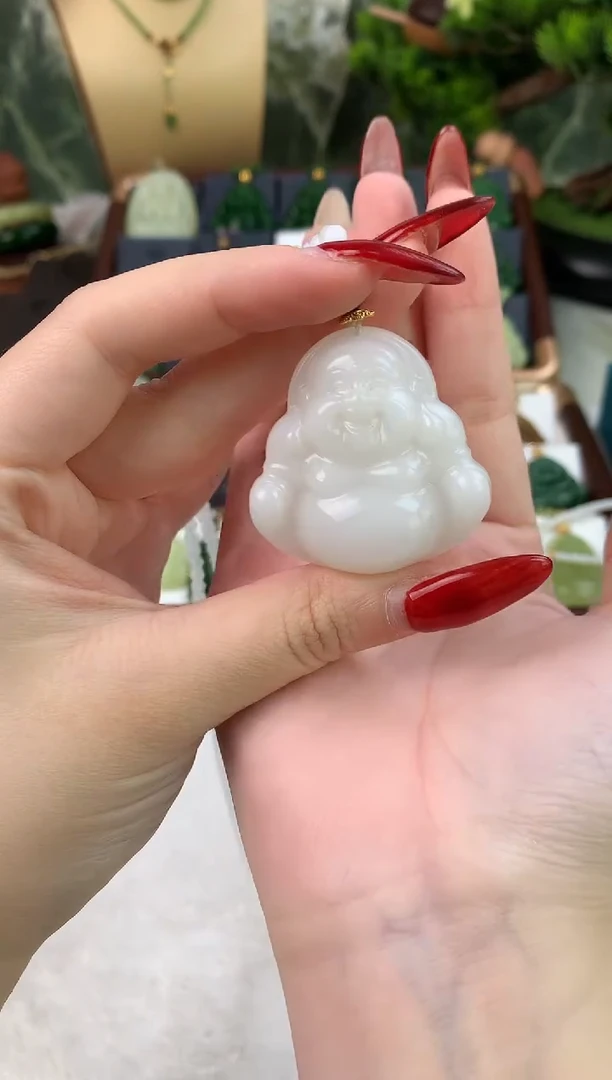 颈饰未镶嵌和田玉吊坠