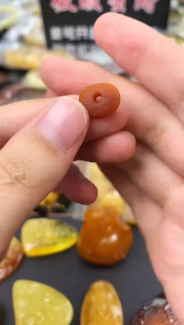 未镶嵌琥珀珠宝奇石136