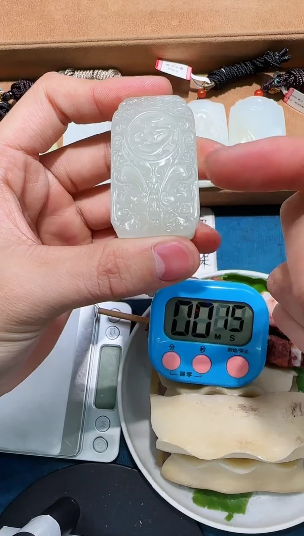 颈饰未镶嵌和田玉齊吊坠