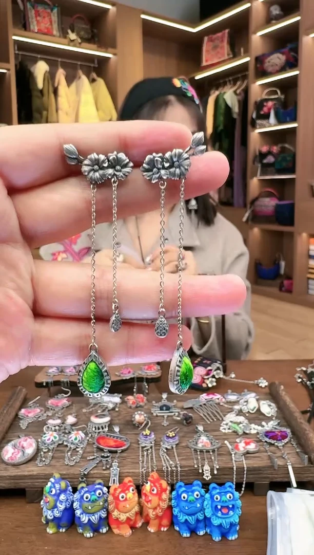 【闪购商品】织绣114黔东南苗族刺绣