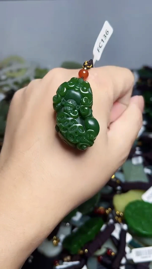 颈饰未镶嵌和田玉1