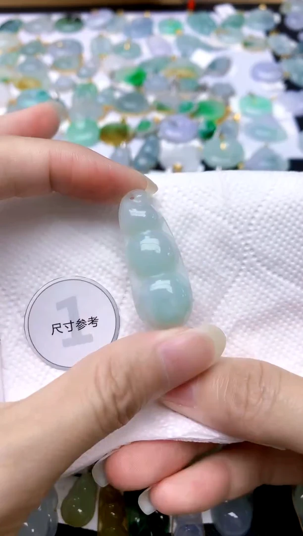颈饰未镶嵌翡翠天然A货翡翠