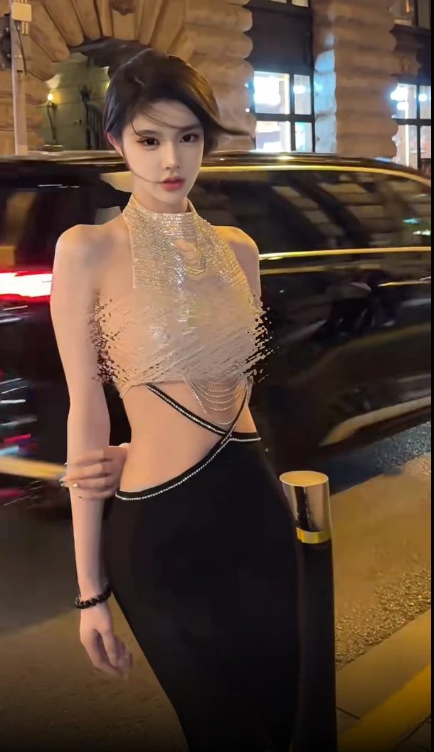 挂脖连衣裙女名媛气质重工镶钻包臀鱼尾裙性感镂空露腰生日礼服裙