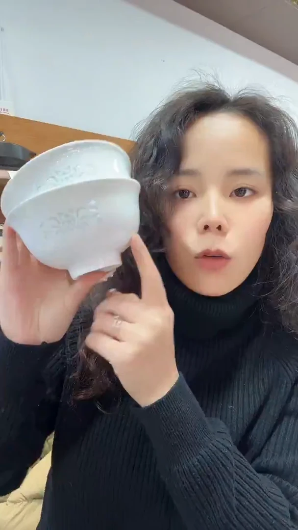 两个装的饭碗两个装的饭碗的东西