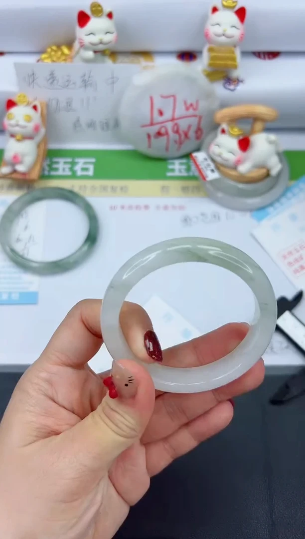 【闪购商品】石英质玉手镯未镶嵌909-56.2