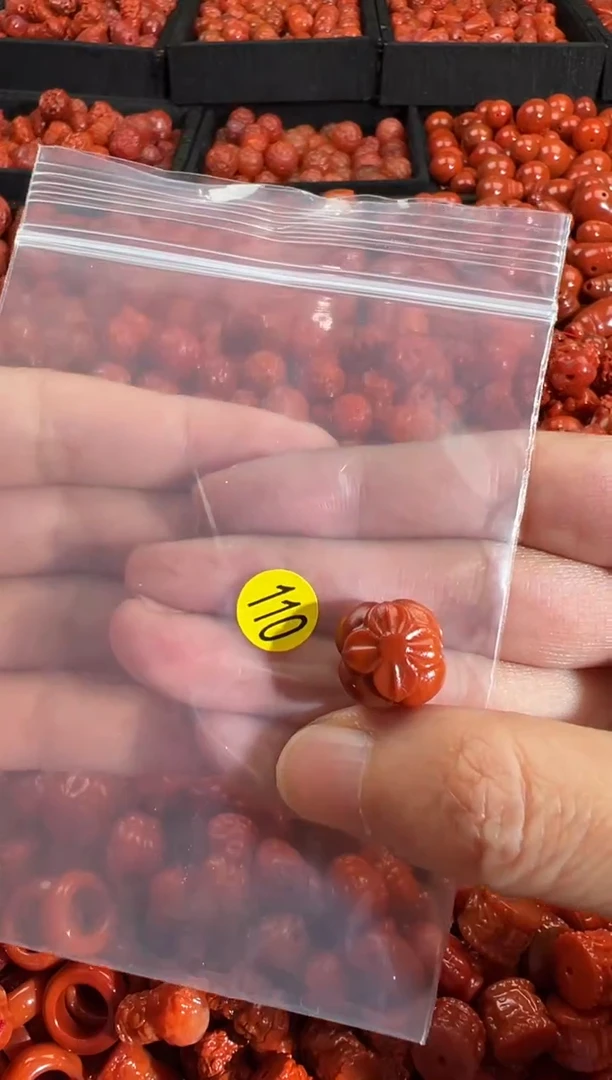 颈饰未镶嵌南红玛瑙1