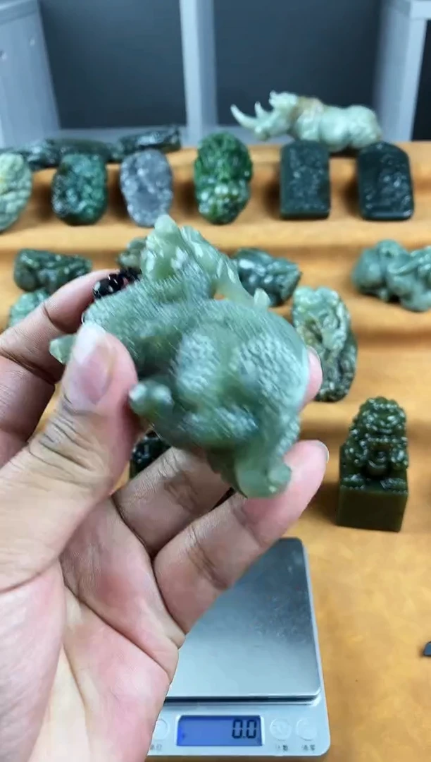 未镶嵌和田玉把件1