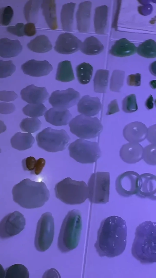 未镶嵌定制翡翠牌子