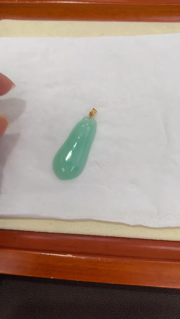 翡翠18K金镶嵌颈饰天然缅甸a货翡翠