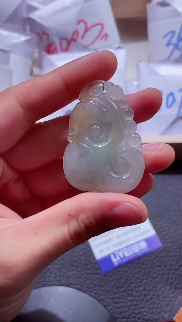 颈饰未镶嵌翡翠000086761