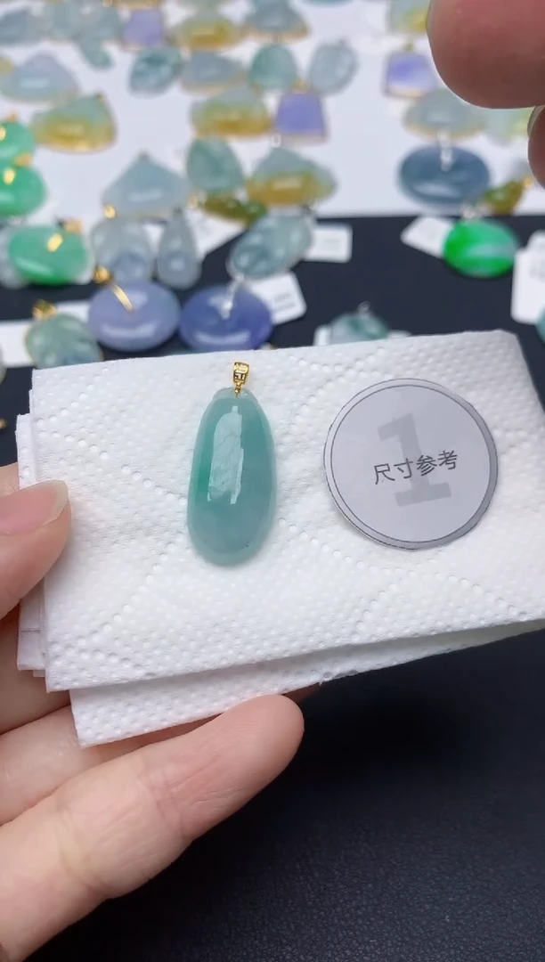 翡翠18K金镶嵌颈饰天然缅甸A货翡翠