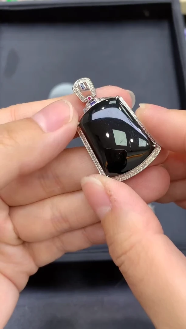 颈饰18K金镶嵌翡翠596-中国好珍宝