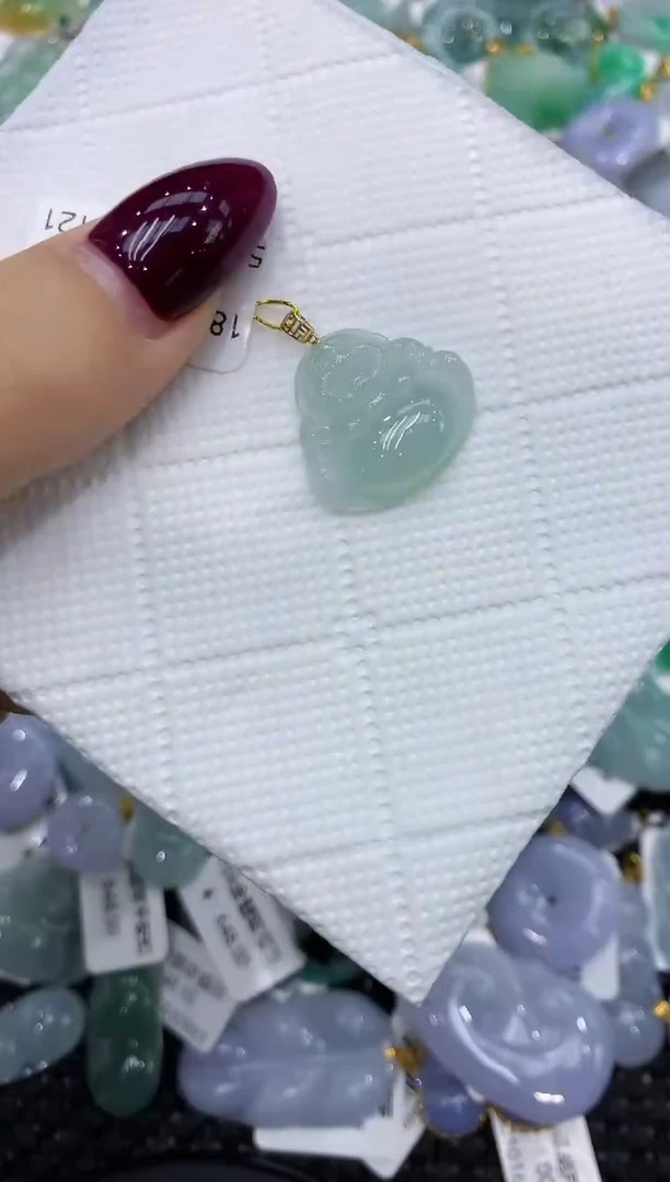 翡翠18K金镶嵌颈饰111111111111