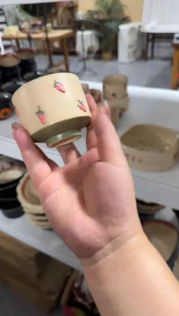 陶瓷草莓杯子【十里高温釉下彩陶瓷】