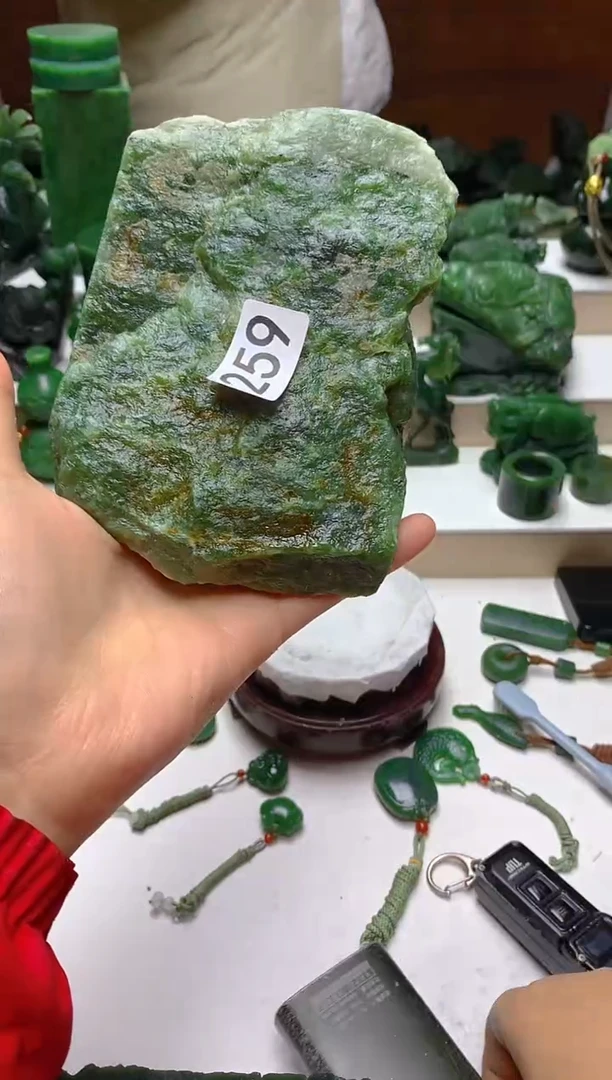 未镶嵌和田玉摆件1