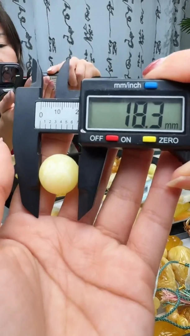 【闪购商品】琥珀裸石未镶嵌珠子