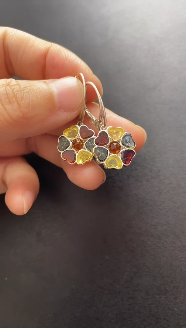 裸石琥珀未镶嵌耳坠