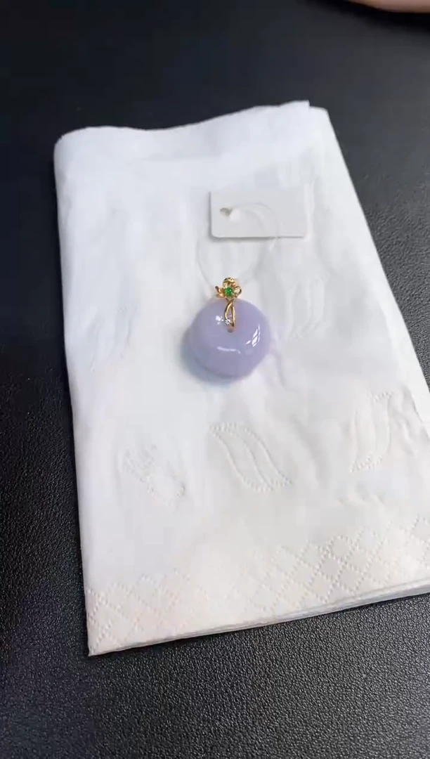 吊坠(不含链)18K金镶嵌翡翠大****黑面包扣