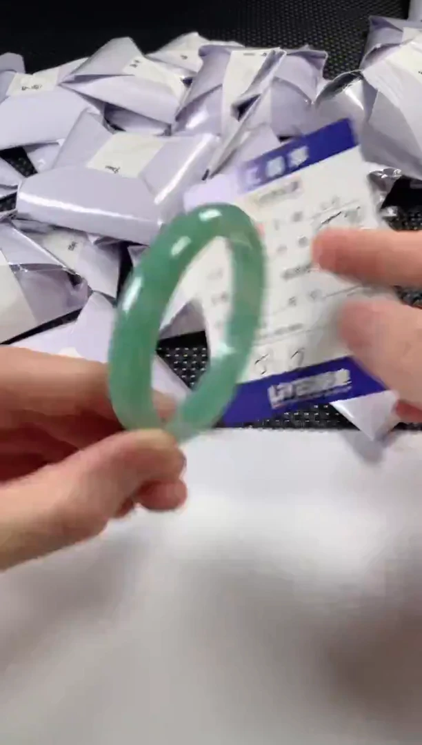 颈饰未镶嵌翡翠1