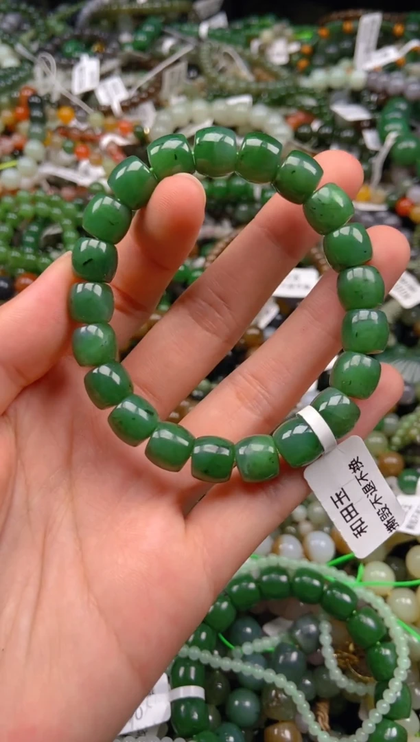 和田玉未镶嵌颈饰1