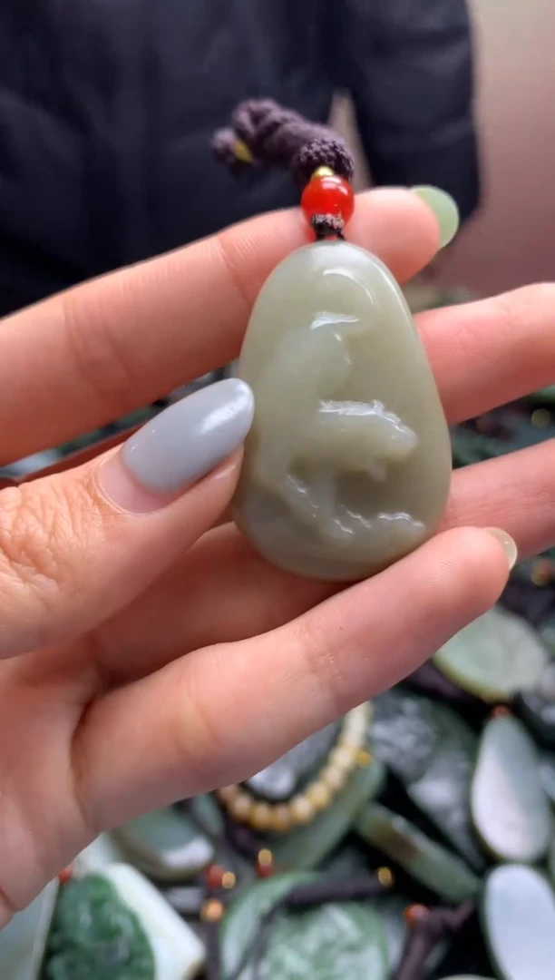 颈饰未镶嵌和田玉1