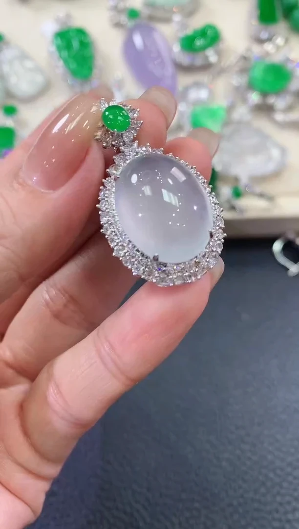 【闪购商品】翡翠吊坠(不含链)18K金镶嵌B140