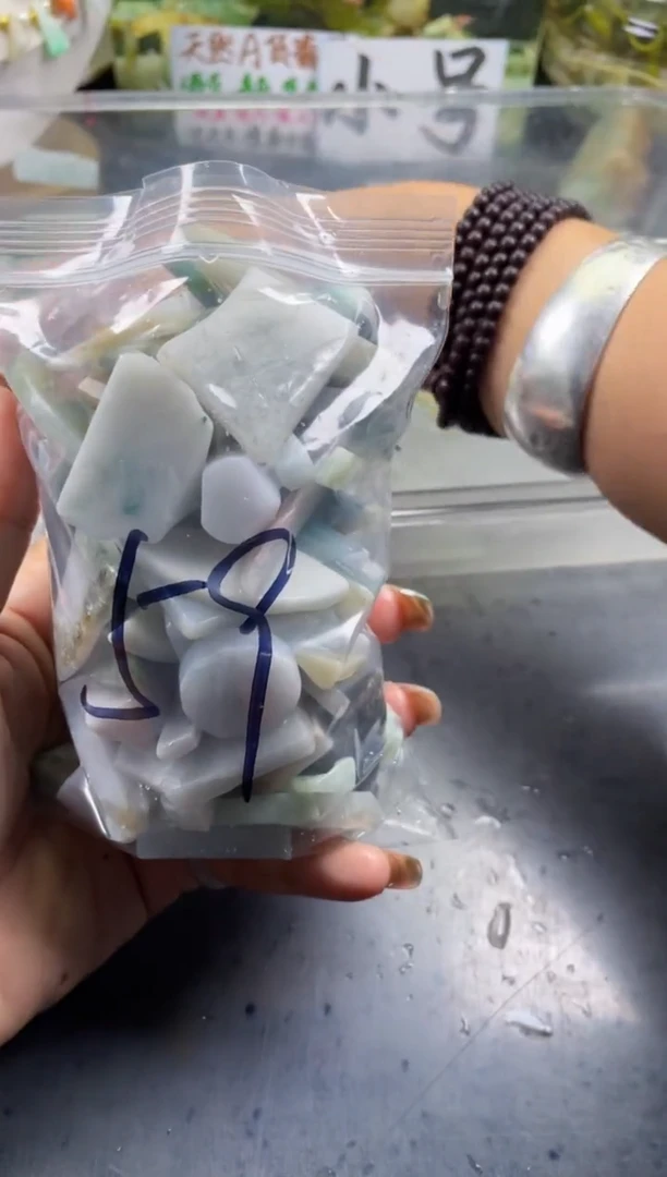 配石翡翠天然翡翠中号500克59