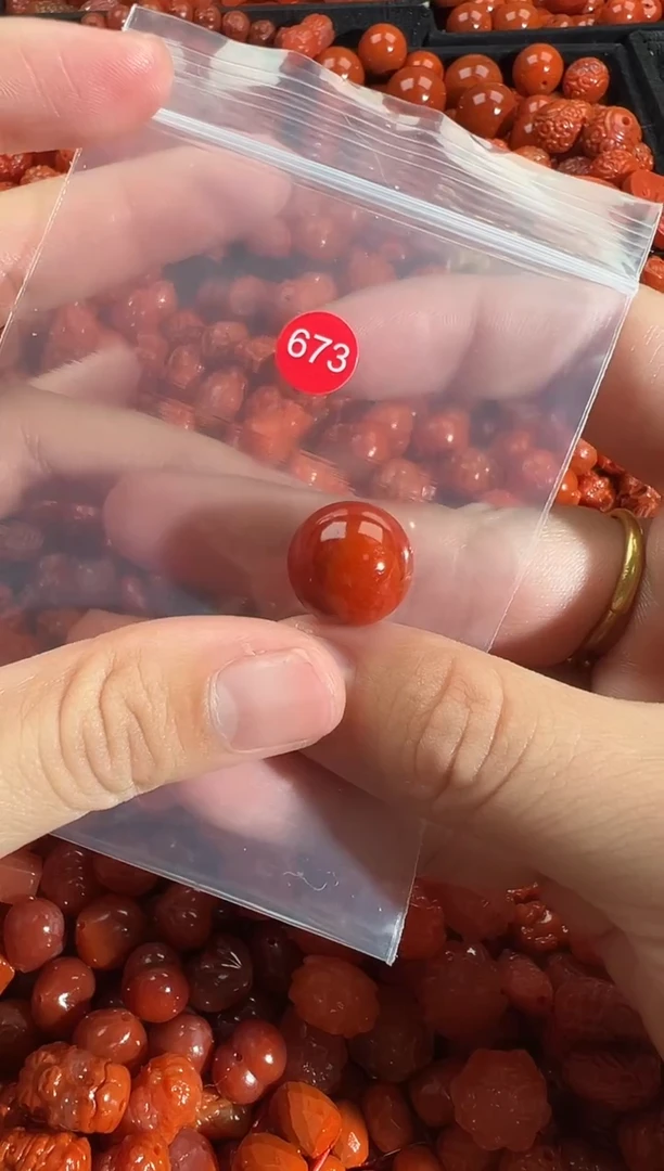 颈饰未镶嵌南红玛瑙1