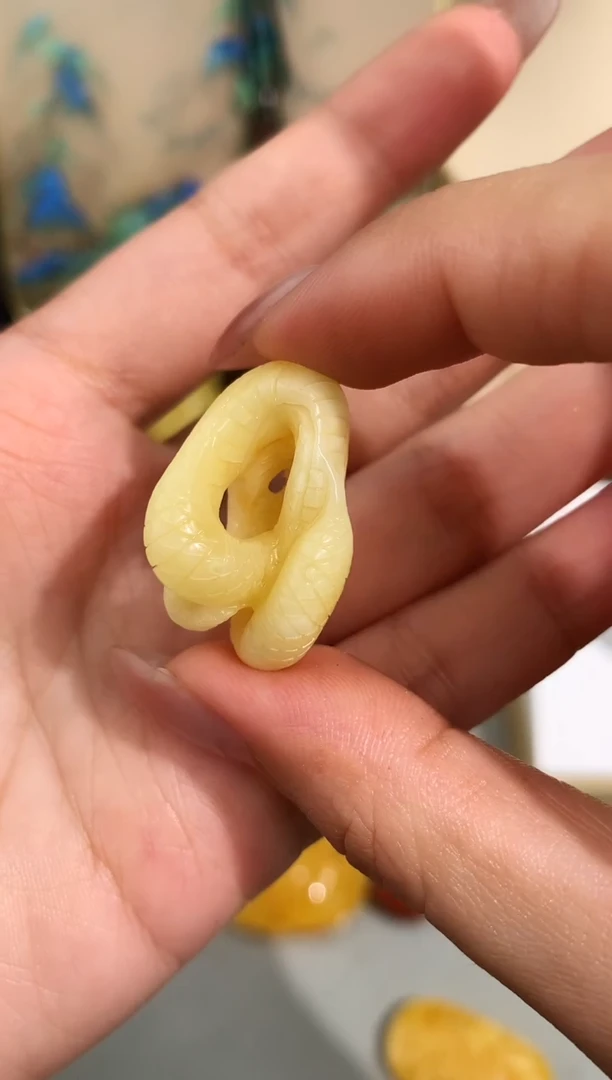 未镶嵌琥珀裸石琥珀