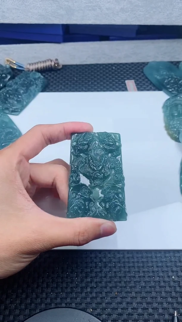 翡翠未镶嵌颈饰111111111