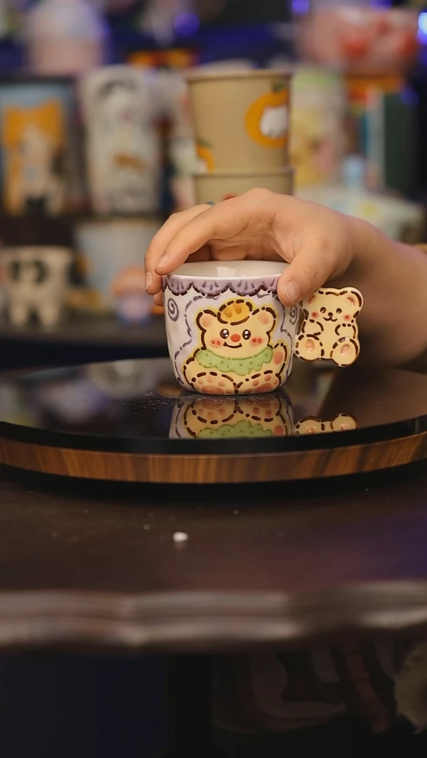 【闪购商品】摆件景德镇釉下彩绘设计师款式陶瓷