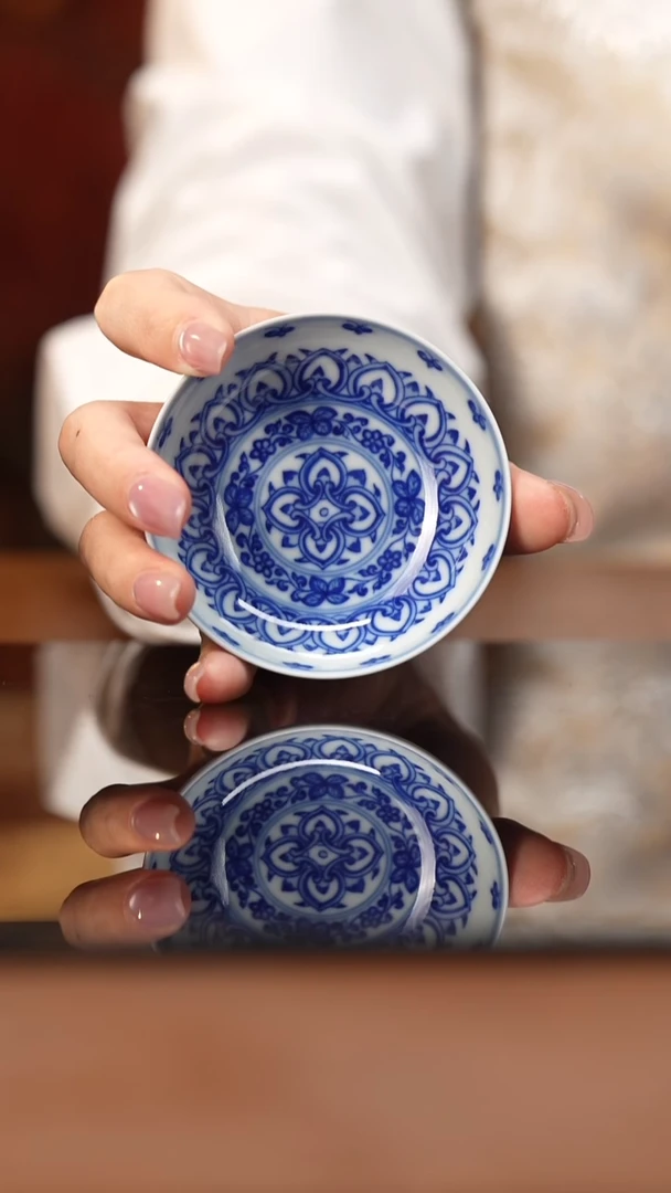 杯看书柴窑青花宝相