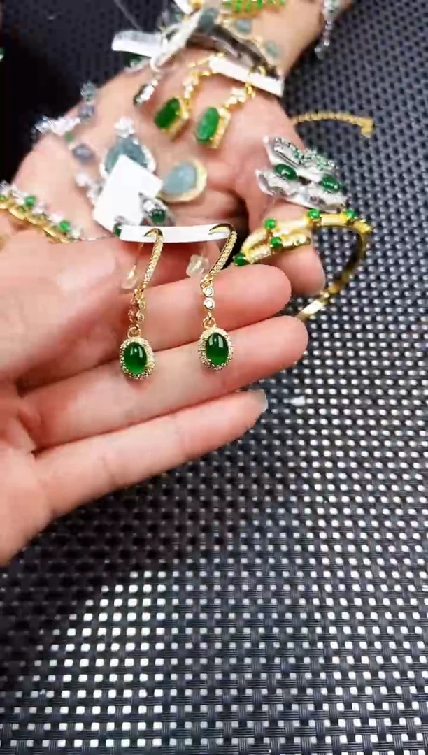 【闪购商品】翡翠耳饰未镶嵌1111111111
