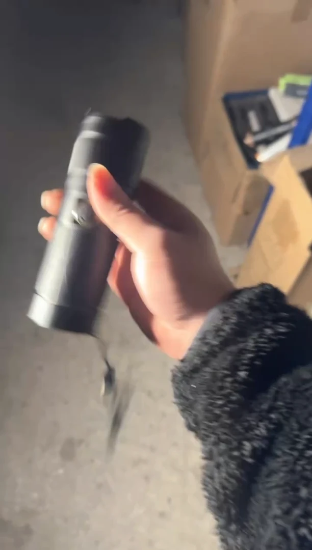 【带尾灯】钢炮级别铝合金强光手电筒-超长续航