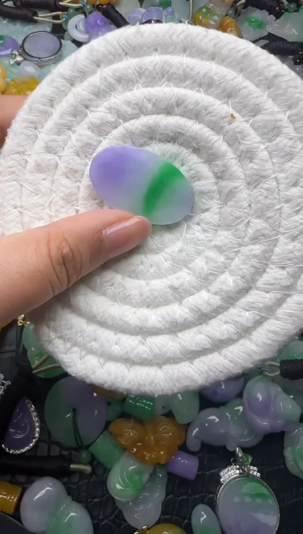 颈饰未镶嵌翡翠缅甸翡翠吊坠