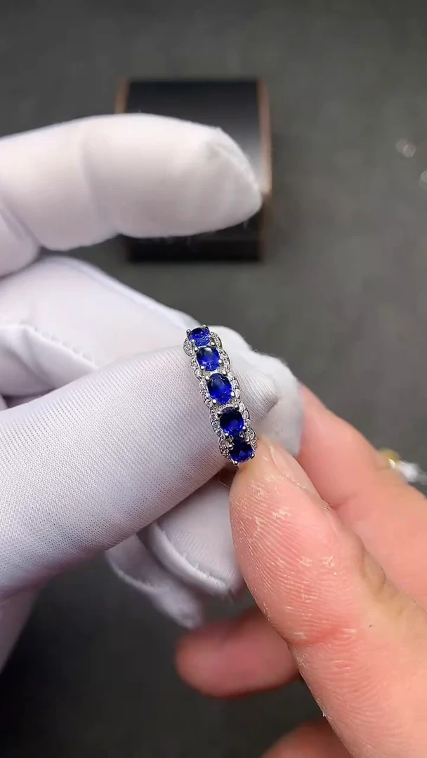 【闪购商品】蓝宝石戒指银S925镶嵌......