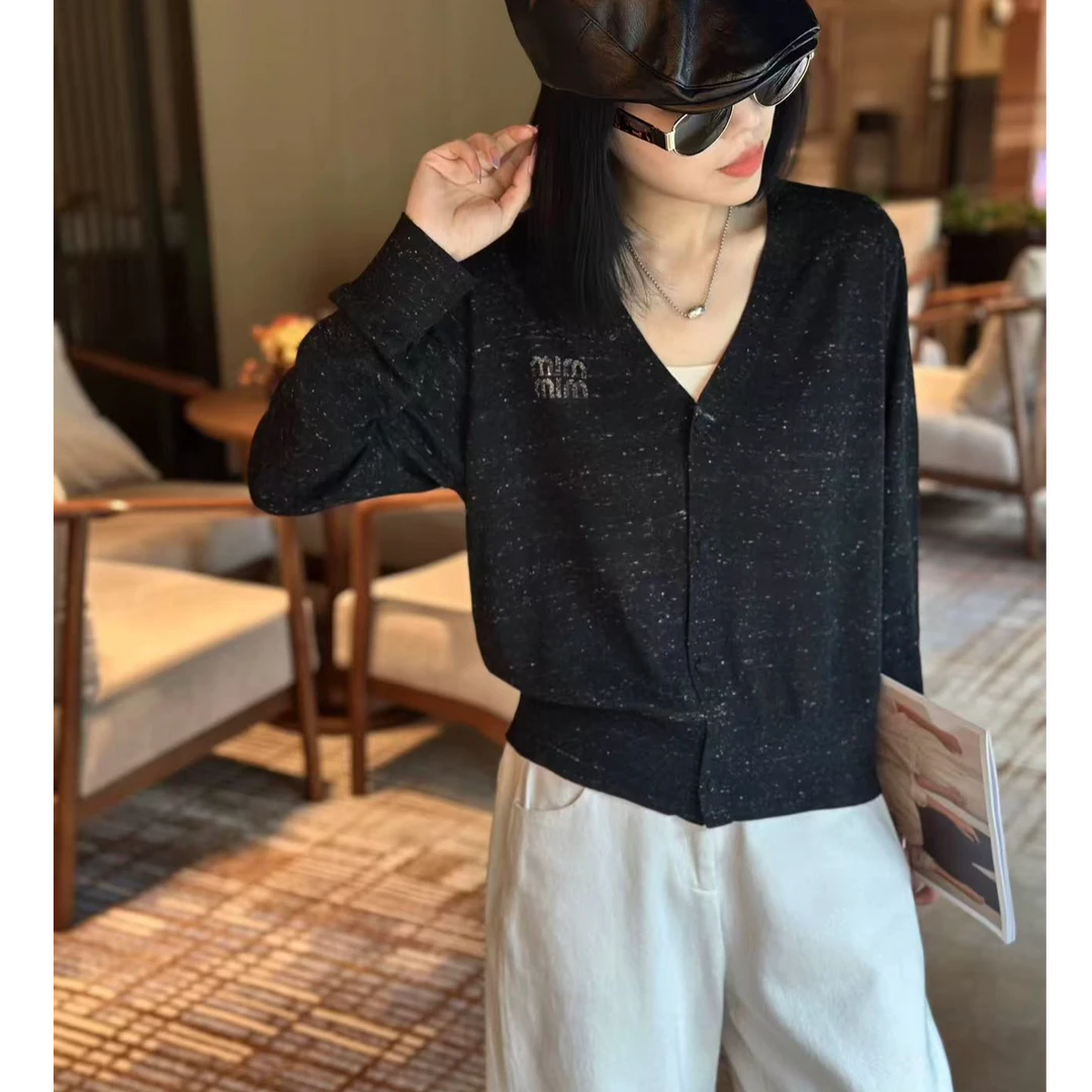 2025春新款V领字母提花开衫别致百搭今年流行气质针织外套上衣女