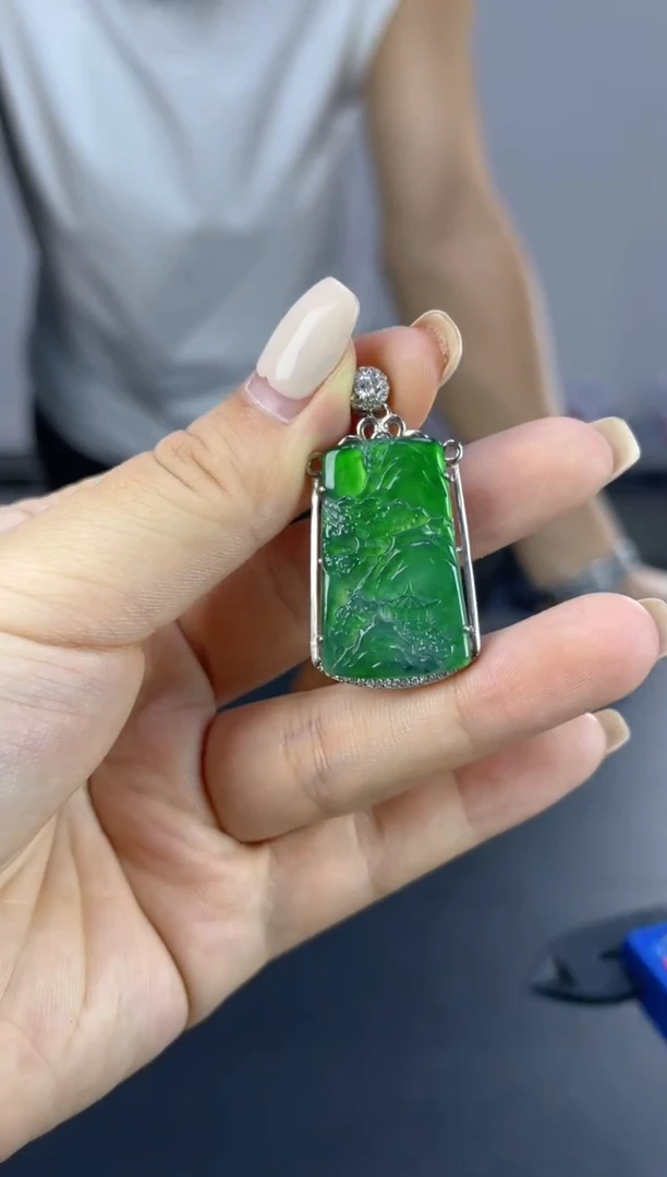 翡翠未镶嵌颈饰天然A货翡翠